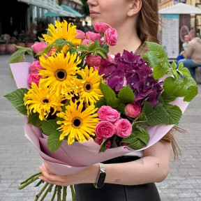 Яскравий літній букет «Схід сонця»