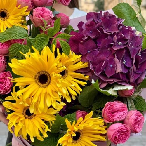 Яркий летний букет «Восход солнца»
