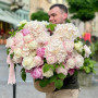 Шикарна композиція з півоніями та гортензіями «Розкіш почуттів»