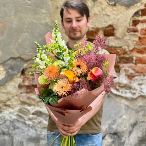 Пухнастий польовий букет в теплих відтінках «Персикові мандри»