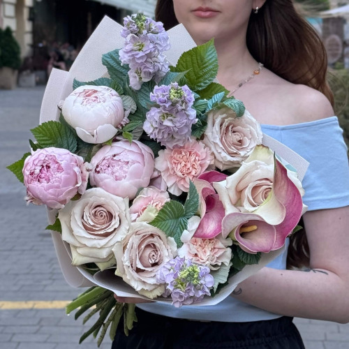 Світлий пастельний букет «Вечірні мандри»