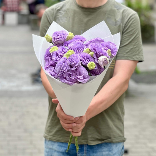 5 гілок еустоми сорту Corelli Lavender у букеті «Пухнастий фіолет»