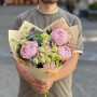 Тендітний букет з півоніями «Ніжність у букеті»