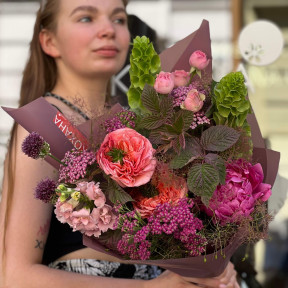 Букет у малинових відтінках «Вечірні мрії»