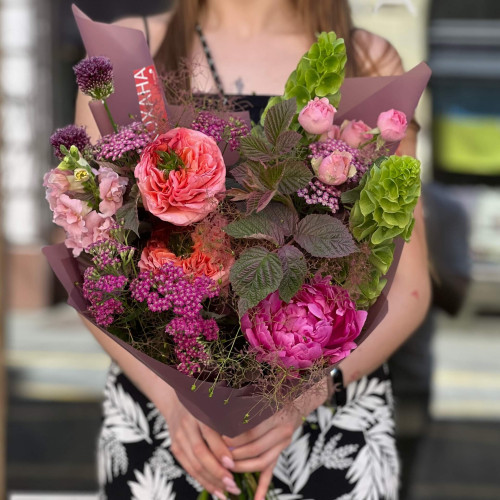 Букет у малинових відтінках «Вечірні мрії»