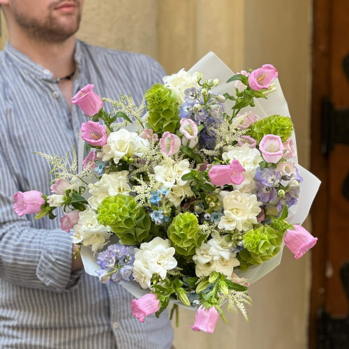 Світлий польовий букет «Казкові дзвоники»