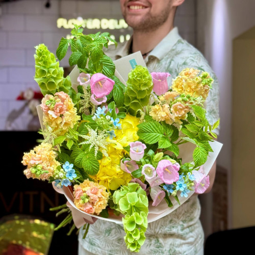 Colorful summer bouquet «Sunny Olga»