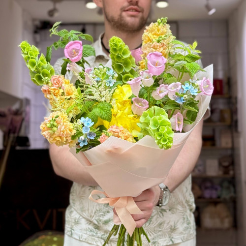 Colorful summer bouquet «Sunny Olga»