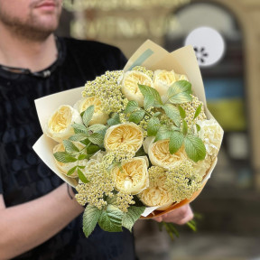 Вишуканий букет у кремових відтінках «Мила Оля»