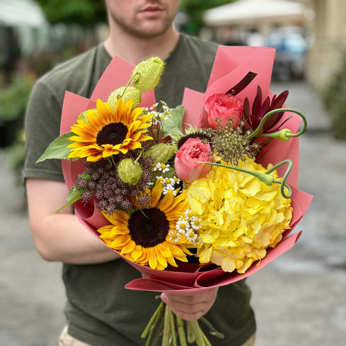 Яскравий букет з соняшниками Sunrich «Сонячний калейдоскоп»
