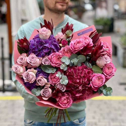 Розкішний букет з гортензіями «Вечірня прогулянка»