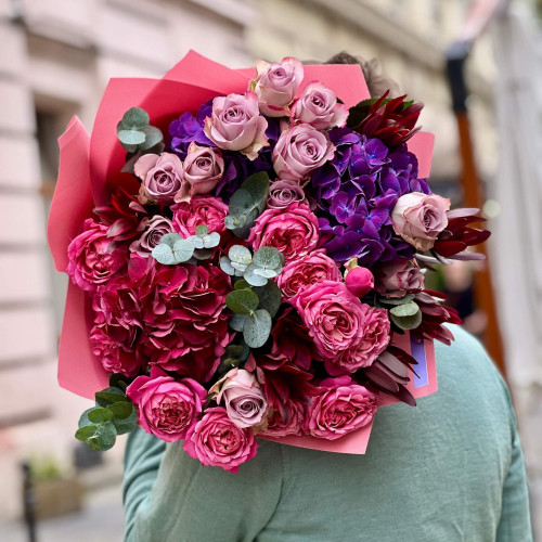 Розкішний букет з гортензіями «Вечірня прогулянка»