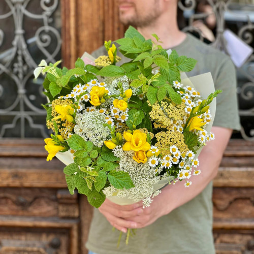 Яскравий польовий букет «Чарівна Христина»