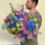 Luxurious bouquet with hydrangeas and Veggie premium roses «French Garden»