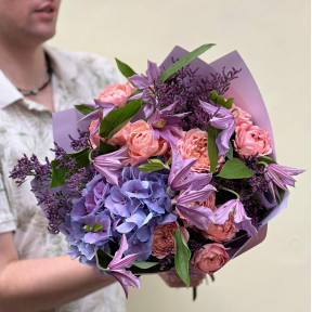 Вишуканий букет з півонієвидною трояндою Juliet «Персики з виноградом»