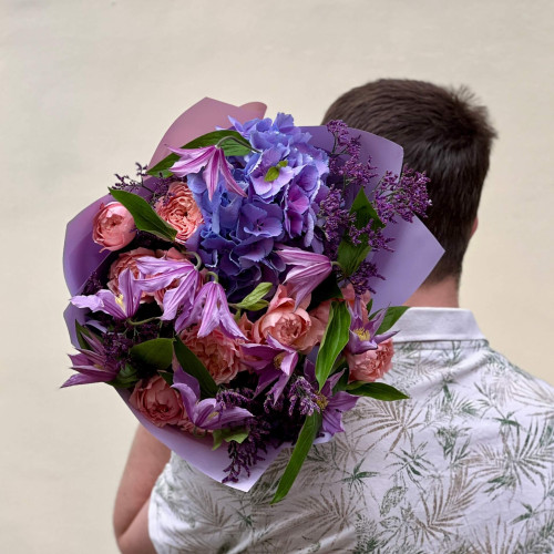 Вишуканий букет з півонієвидною трояндою Juliet «Персики з виноградом»