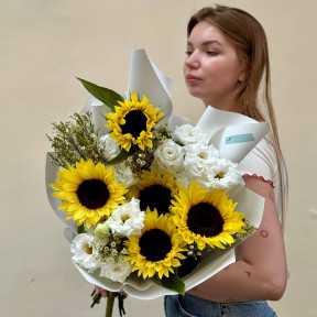 Світлий літній букет «Сонячні відблиски»