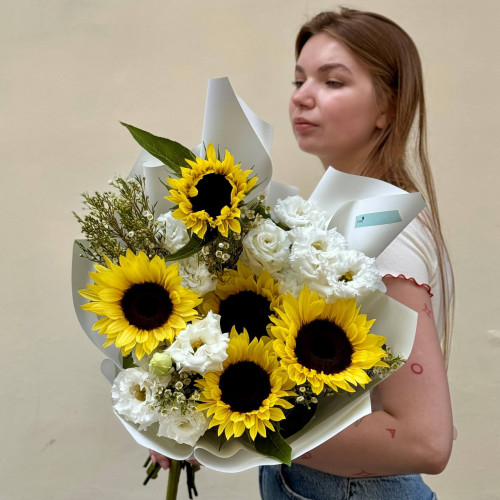 Світлий літній букет «Сонячні відблиски»