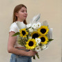 Світлий літній букет «Сонячні відблиски»