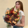 Літній букет з кущовою півонієвидною трояндою «Мандарин у шоколаді»