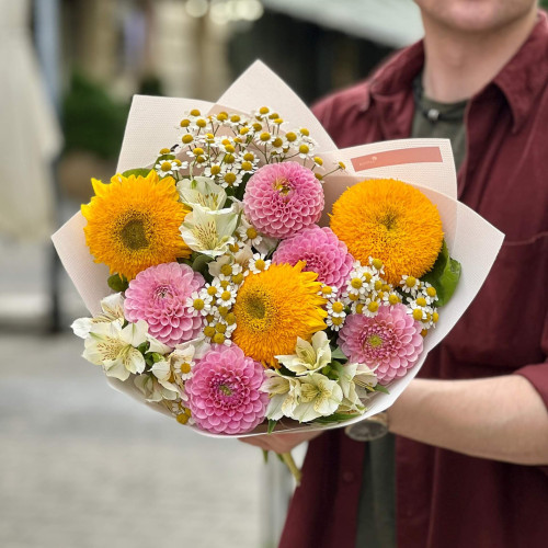 Яркий летний букет «Нежный полёт»