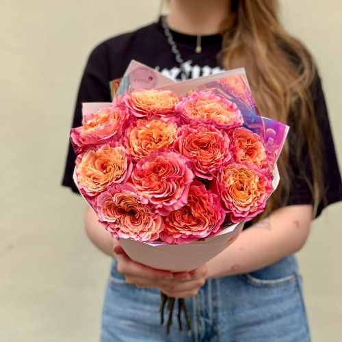11 peony roses of Aquarell variety in a bouquet «Vibrant Watercolor»