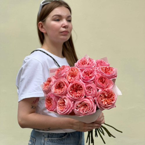 15 яскравих півонієвидних троянд Pink X-Pression у букеті «Рожева чарівність»