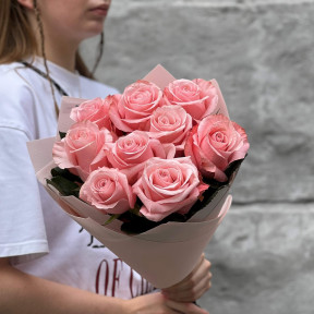 9 рожевих троянд сорту Be Sweet у букеті «Моя мила»