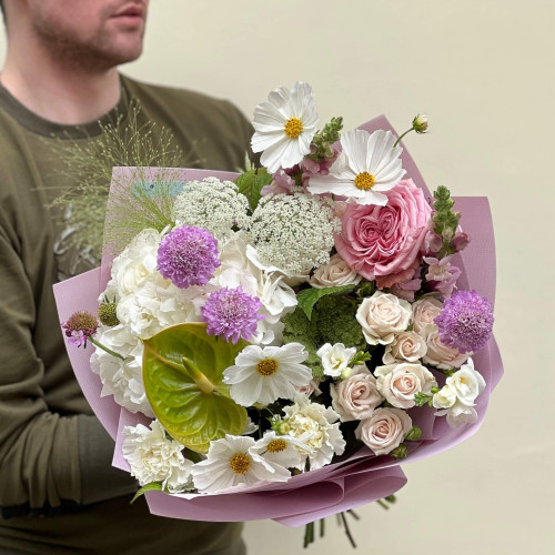 Світлий романтичний букет «Італійський вітраж»