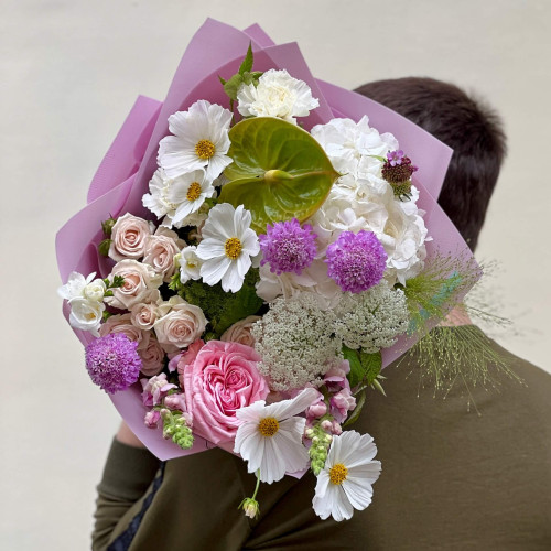 Світлий романтичний букет «Італійський вітраж»