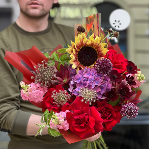 Яскравий букет у насичених відтінках «Гарячий акорд»