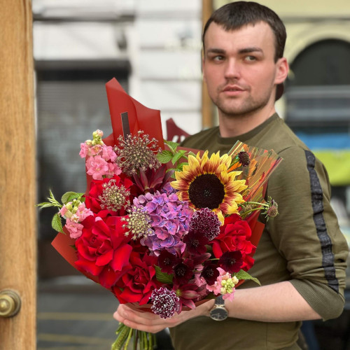 Яскравий букет у насичених відтінках «Гарячий акорд»