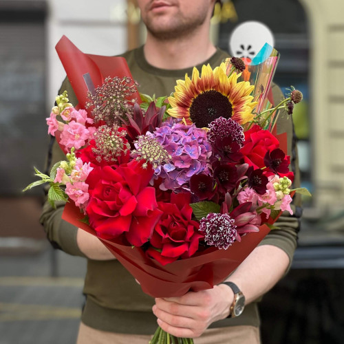 Яскравий букет у насичених відтінках «Гарячий акорд»