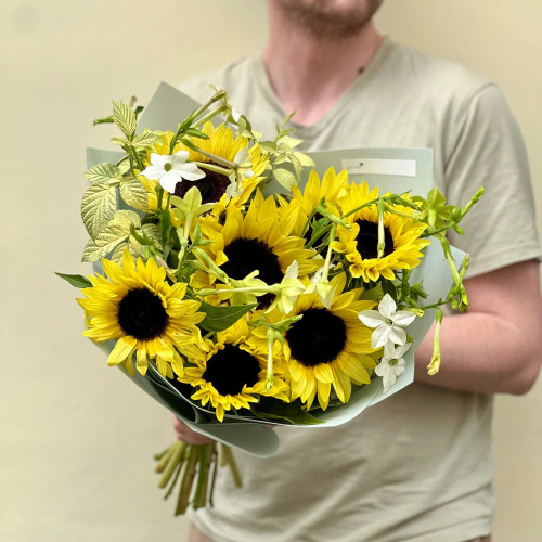 Яркий букет с подсолнухами «Лимонное солнышко»