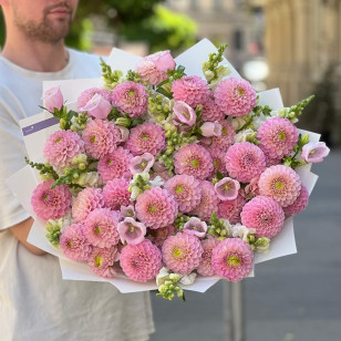 Ніжний об’ємний букет «Королівська мрія»