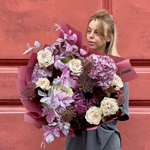 Mysterious bouquet with Westminster Abbey peony roses «Twilight Whisper»