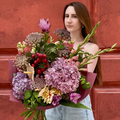 Фактурний букет із серпневим настроєм «Райські яблучка»