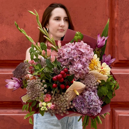 Фактурний букет із серпневим настроєм «Райські яблучка»