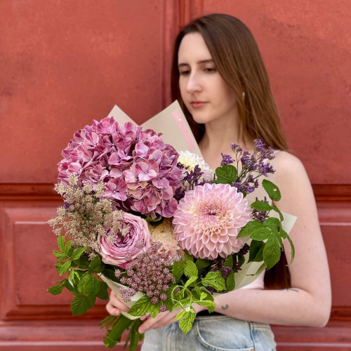 Букет у фіолетових відтінках з гортензією «Загадкове небо»