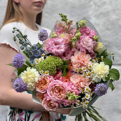 Різнобарвний букет у ніжних тонах «Садова феєрія»