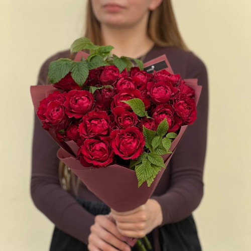 5 stems of rich spray peony roses in the «Cherry Inspiration» bouquet