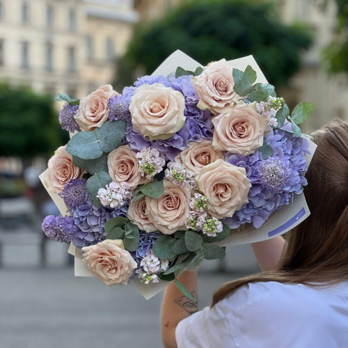 Fluffy pastel bouquet with Mokarosa roses «Evening Promenade»