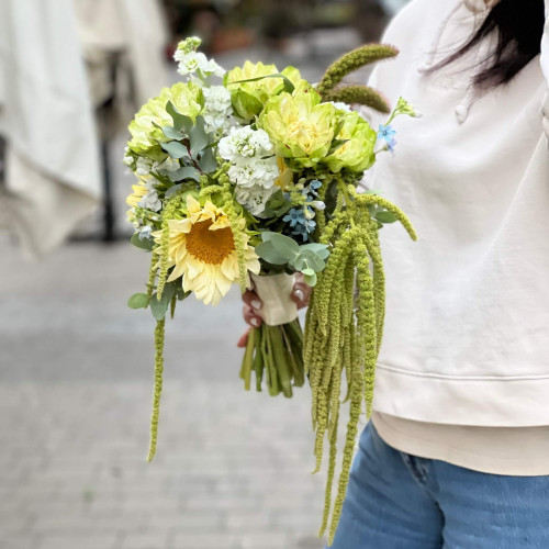 Незвичний весільний букет з ексклюзивною трояндою Veggie «Смарагдове небо»