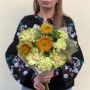Charming bouquet with the unique Veggie rose «Sunny Duchesse»