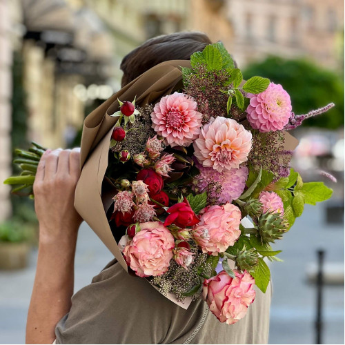 Цікавий букет з мереживними трояндами Country Candy «Садова прогулянка»