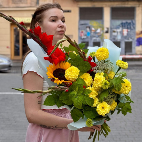 Яскравий букет з чорнобривцями «Свято Осені»