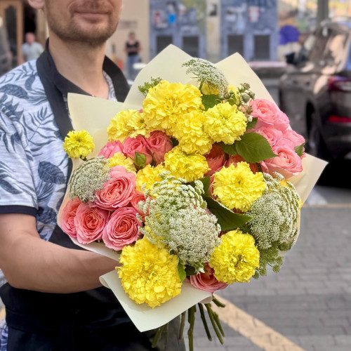 Яскравий мереживний букет «Осяйна посмішка»