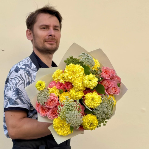 Яскравий мереживний букет «Осяйна посмішка»