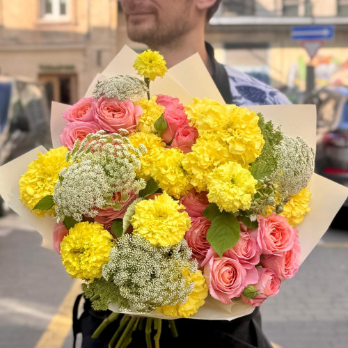 Яскравий мереживний букет «Осяйна посмішка»