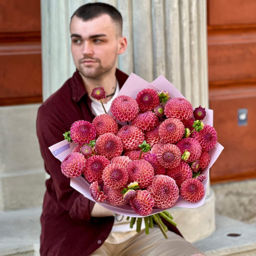 29 жоржин сорту Caitlin’s Joy у букеті «Аметринове намисто»